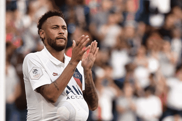 Neymar tem feito as pazes com adeptos do PSG