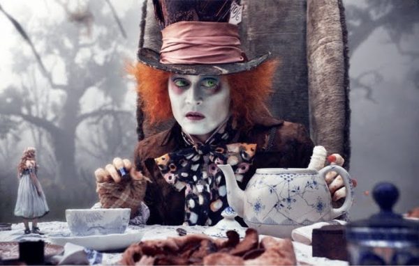 Meus caros, se assim é, somos todos malucos. Meus caros, se assim é, somos todos malucos.